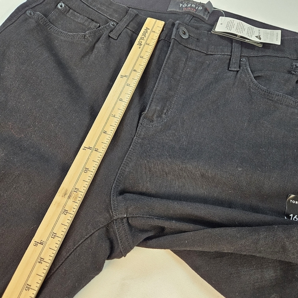 Torrid NWT Premium High Rise Ultra Skinny Regular Black 16 R Patch Jeans - Picture 4 of 9